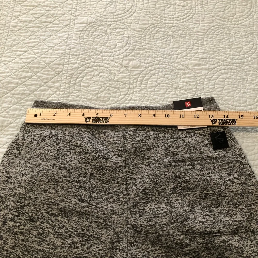 South Pole joggers. Size boys large.  NWT